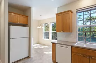 858 NE Caden Ave, Hillsboro, OR 97124 - Photo 16