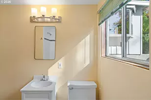 490 E 46th Ave, Eugene, OR 97405 - Photo 42