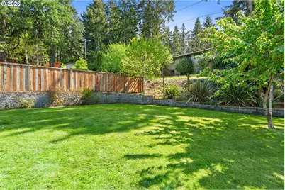 490 E 46th Ave, Eugene, OR 97405 - Photo 28