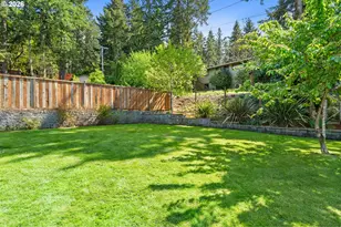 490 E 46th Ave, Eugene, OR 97405 - Photo 28