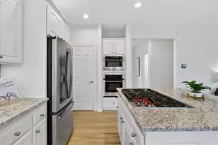 3874 NW Loriann Dr, Portland, OR 97229 - Photo 14