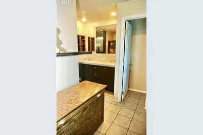 216 Jeanette Ave, Medford, OR 97501 - Photo 8