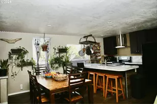 216 Jeanette Ave, Medford, OR 97501 - Photo 6