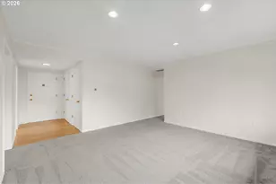 12325 SW King Richard Dr, Portland, OR 97224 - Photo 10