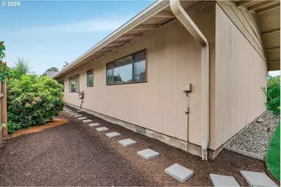 12325 SW King Richard Dr, Portland, OR 97224 - Photo 30