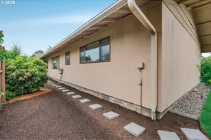 12325 SW King Richard Dr, Portland, OR 97224 - Photo 30