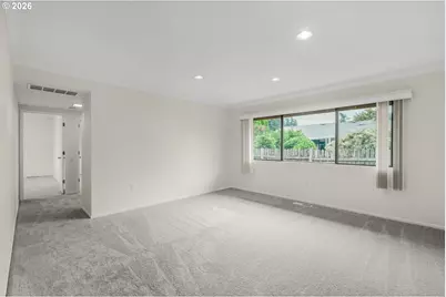 12325 SW King Richard Dr, Portland, OR 97224 - Photo 8