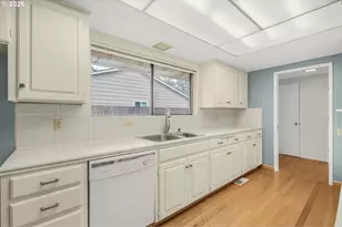 12325 SW King Richard Dr, Portland, OR 97224 - Photo 12