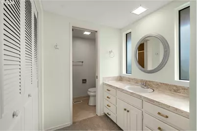 12325 SW King Richard Dr, Portland, OR 97224 - Photo 18