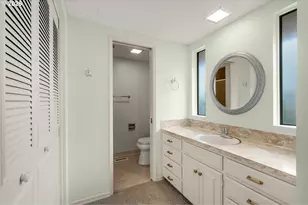 12325 SW King Richard Dr, Portland, OR 97224 - Photo 18