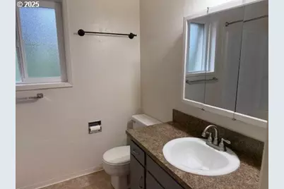 4695 Fox Hollow Rd, Eugene, OR 97405 - Photo 8