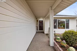 1811 NE 149th Ave, Portland, OR 97230 - Photo 2