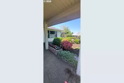 1811 NE 149th Ave, Portland, OR 97230 - Photo 2