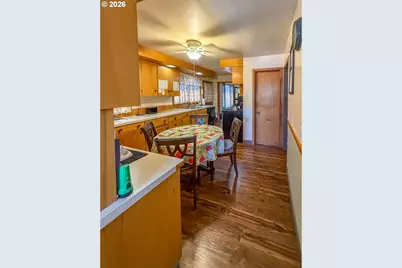 212 Park St, Riddle, OR 97469 - Photo 8