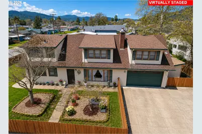 212 Park St, Riddle, OR 97469 - Photo 1