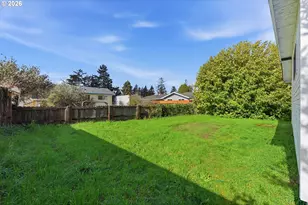 856 Augustine Ave, Coos Bay, OR 97420 - Photo 16