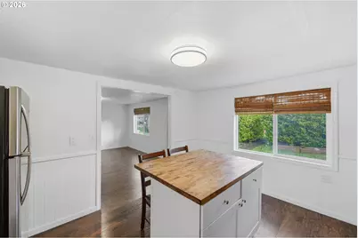 856 Augustine Ave, Coos Bay, OR 97420 - Photo 6