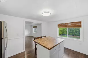 856 Augustine Ave, Coos Bay, OR 97420 - Photo 6