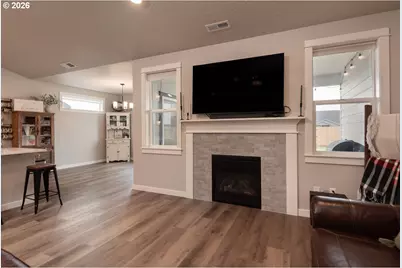 1707 NW Varnish Ave, Redmond, OR 97756 - Photo 12