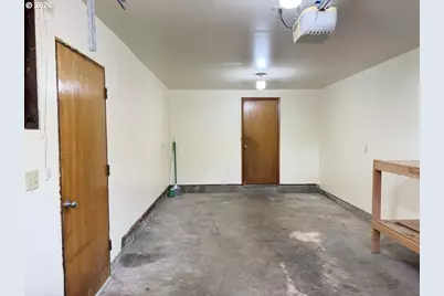 900 Rowe St, Reedsport, OR 97467 - Photo 32