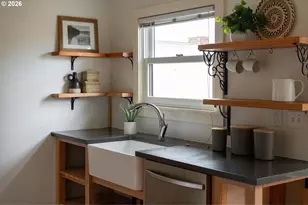 7405 N Burrage Ave, Portland, OR 97217 - Photo 10