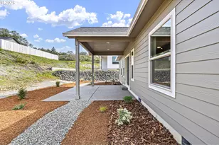 925 Sand Pines Ave, Sutherlin, OR 97479 - Photo 36