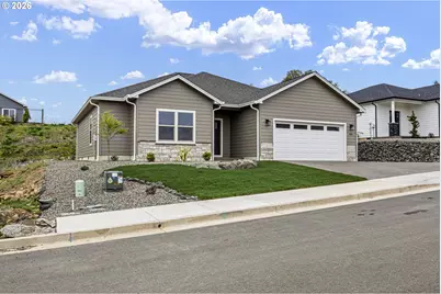925 Sand Pines Ave, Sutherlin, OR 97479 - Photo 1
