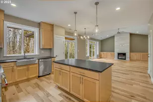 8126 SE 145 Ct, Portland, OR 97236 - Photo 10
