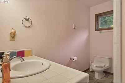 880 Jewel Dr, Roseburg, OR 97471 - Photo 26