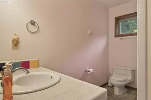 880 Jewel Dr, Roseburg, OR 97471 - Photo 26