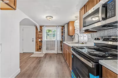 11126 SE Boise St, Portland, OR 97266 - Photo 14