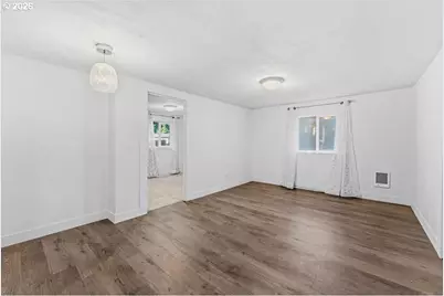 11126 SE Boise St, Portland, OR 97266 - Photo 6