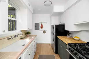 1621 SE Washington St, Portland, OR 97214 - Photo 12