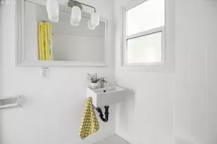 1621 SE Washington St, Portland, OR 97214 - Photo 28