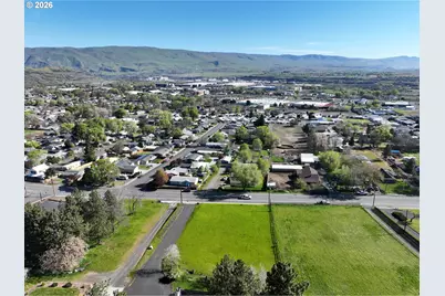 W 10th St, The Dalles, OR 97058 - Photo 8