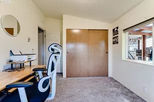 403 Carol St, Lowell, OR 97452 - Photo 18