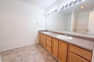 546 NE Knott St, Portland, OR 97212 - Photo 24