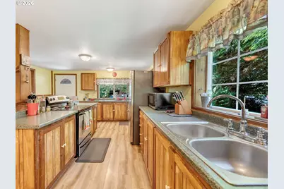 1340 SE Jetty Ave, Warrenton, OR 97146 - Photo 6