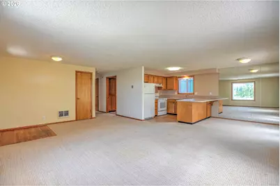 512 N Railroad Ave, Ridgefield, WA 98642 - Photo 4