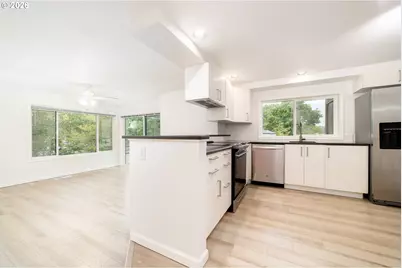 5150 S Landing Dr #312B2, Portland, OR 97239 - Photo 2