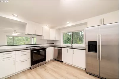 5150 S Landing Dr #312B2, Portland, OR 97239 - Photo 4