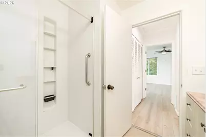 5150 S Landing Dr #312B2, Portland, OR 97239 - Photo 16