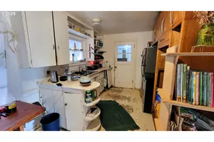 1140 E Chamberlain Ave, Cottage Grove, OR 97424 - Photo 4