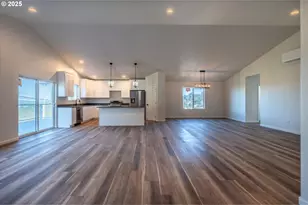 30302 Driftwood Dr, Gold Beach, OR 97444 - Photo 12