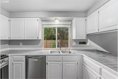 11876 SW Morning Hill Dr, Tigard, OR 97223 - Photo 12