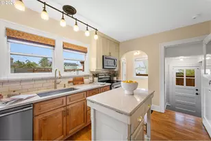 1706 SE Knapp St, Portland, OR 97202 - Photo 10