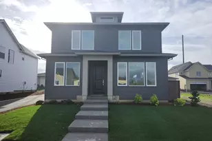 662 Magnolia Ave, Woodburn, OR 97071 - Photo 1