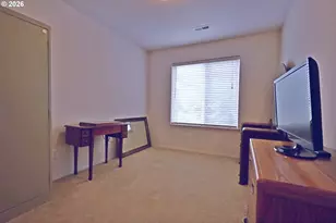 999 SE Sacha Pl, Hillsboro, OR 97123 - Photo 8