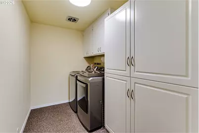 3185 Kevington Ave, Eugene, OR 97405 - Photo 38