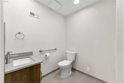 790 Tranquil Ln, Roseburg, OR 97471 - Photo 24